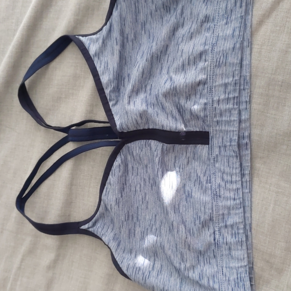 Sports bra